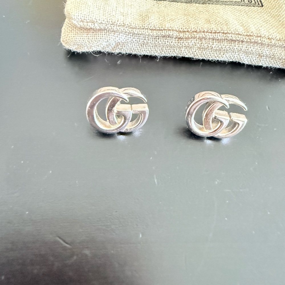 Gucci Silver Iconic GG Marmont Stud Earrings - Picture 4 of 9